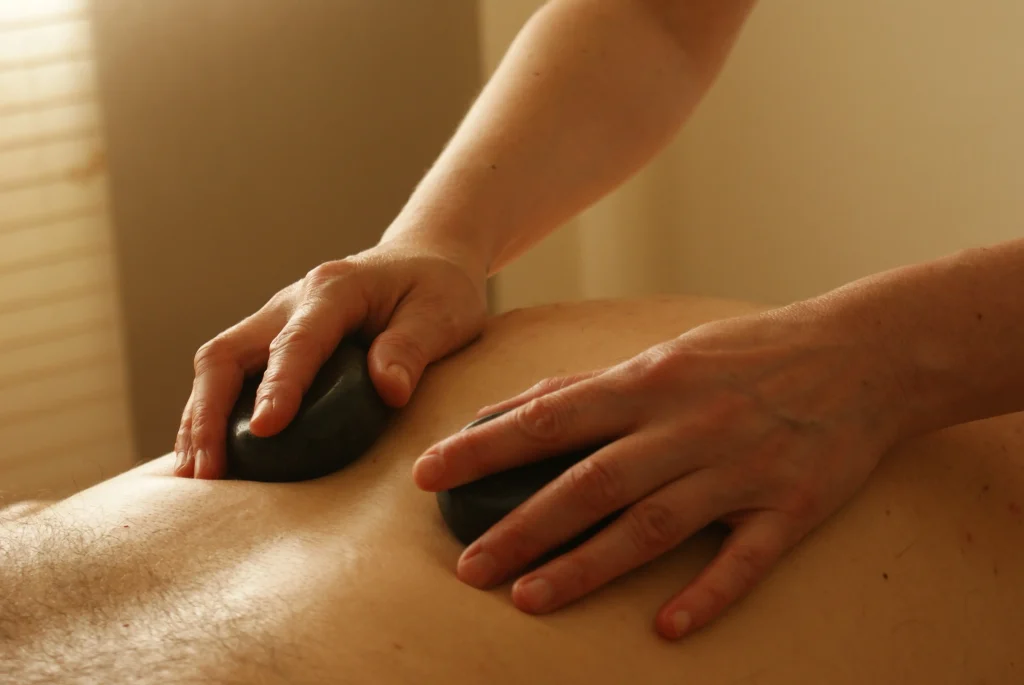 MASSAGE AUX PIERRES CHAUDES